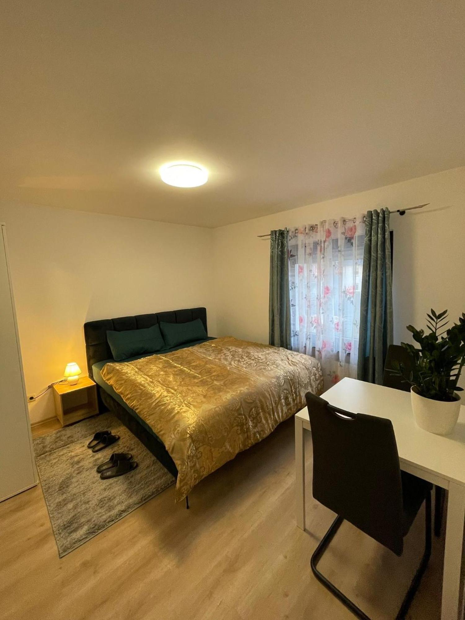 Luis Ruesselsheim O1 Homestay Hassloch (Hessen)
